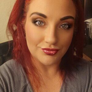 Meet your Posher, Laura Hacker